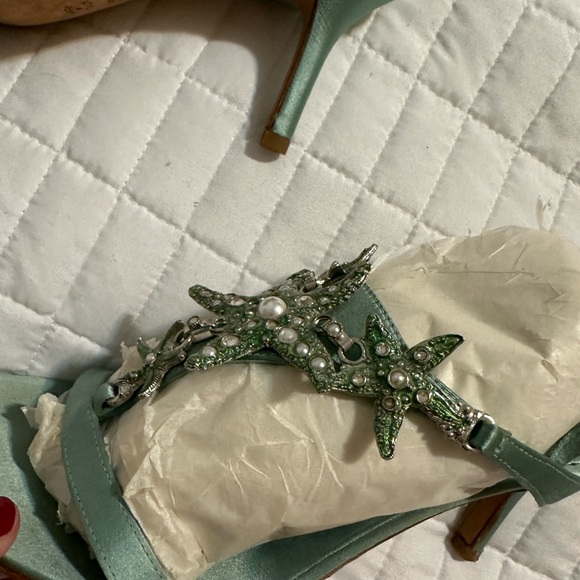 Alberta Ferretti satin sandal with embellished starfish - Picture 6 of 9